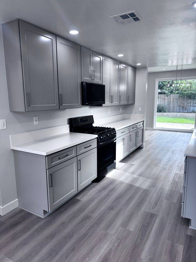 House for rent at 14272 Acacia Dr, Tustin, CA 92780