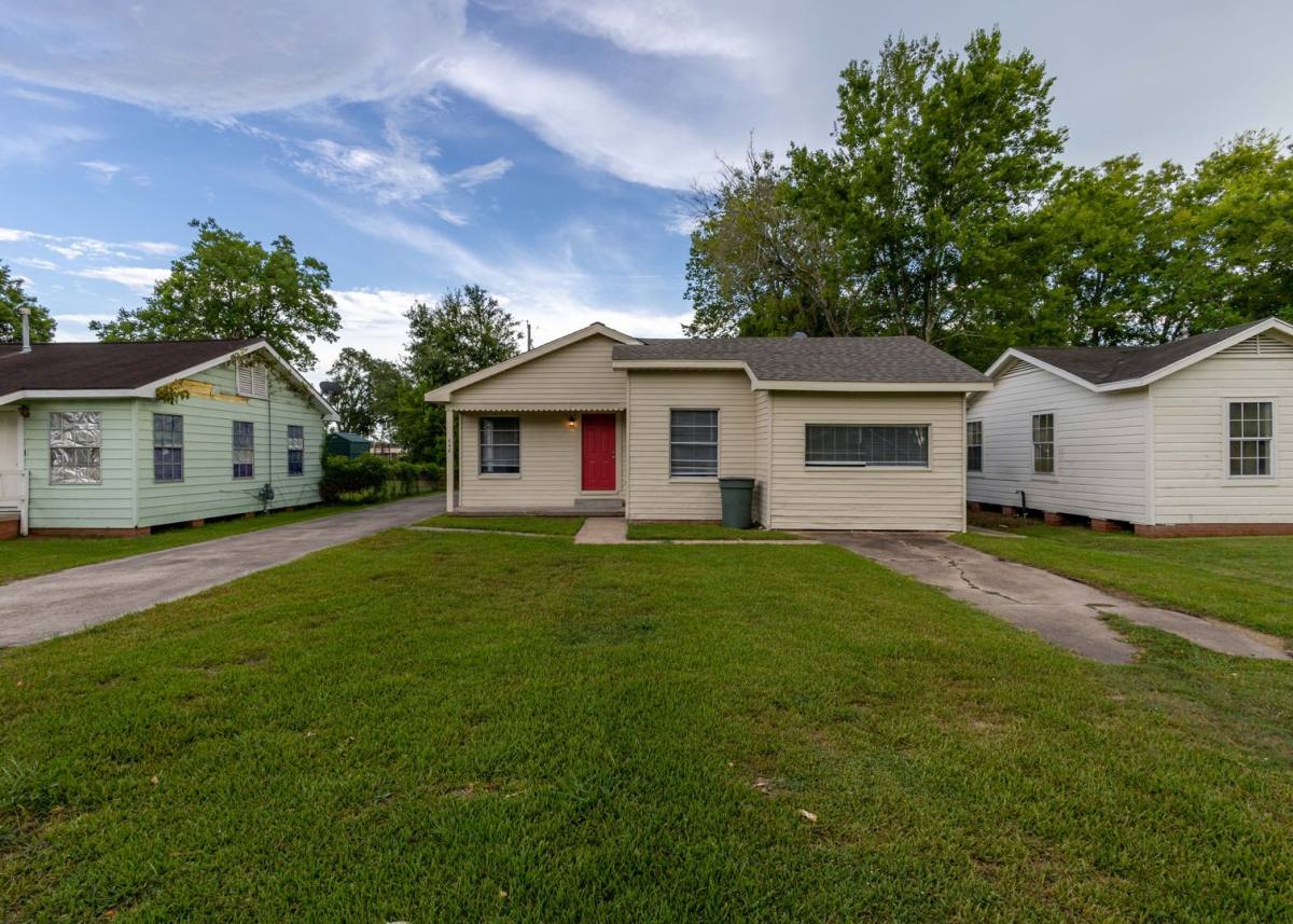 House for rent at 660 Oregon Ave, Beaumont, TX 77705