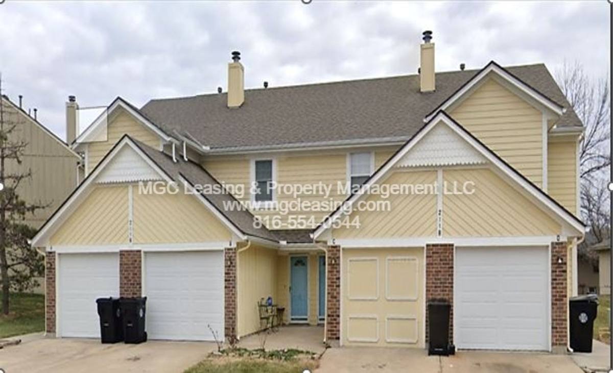 Townhouse for rent at 2118 Highridge Dr, Pleasant Hill, MO 64080
