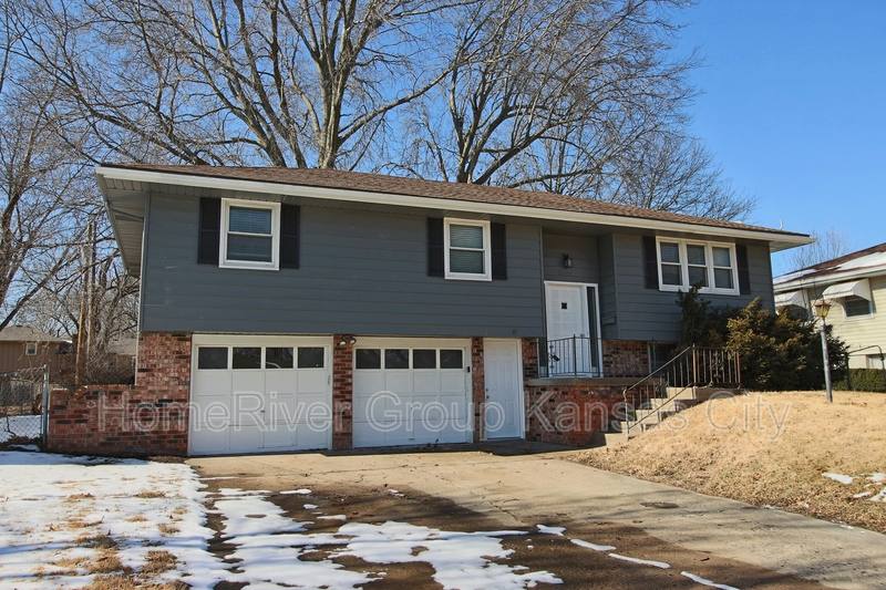 House for rent at 13808 Bennington Ave, Grandview, MO 64030