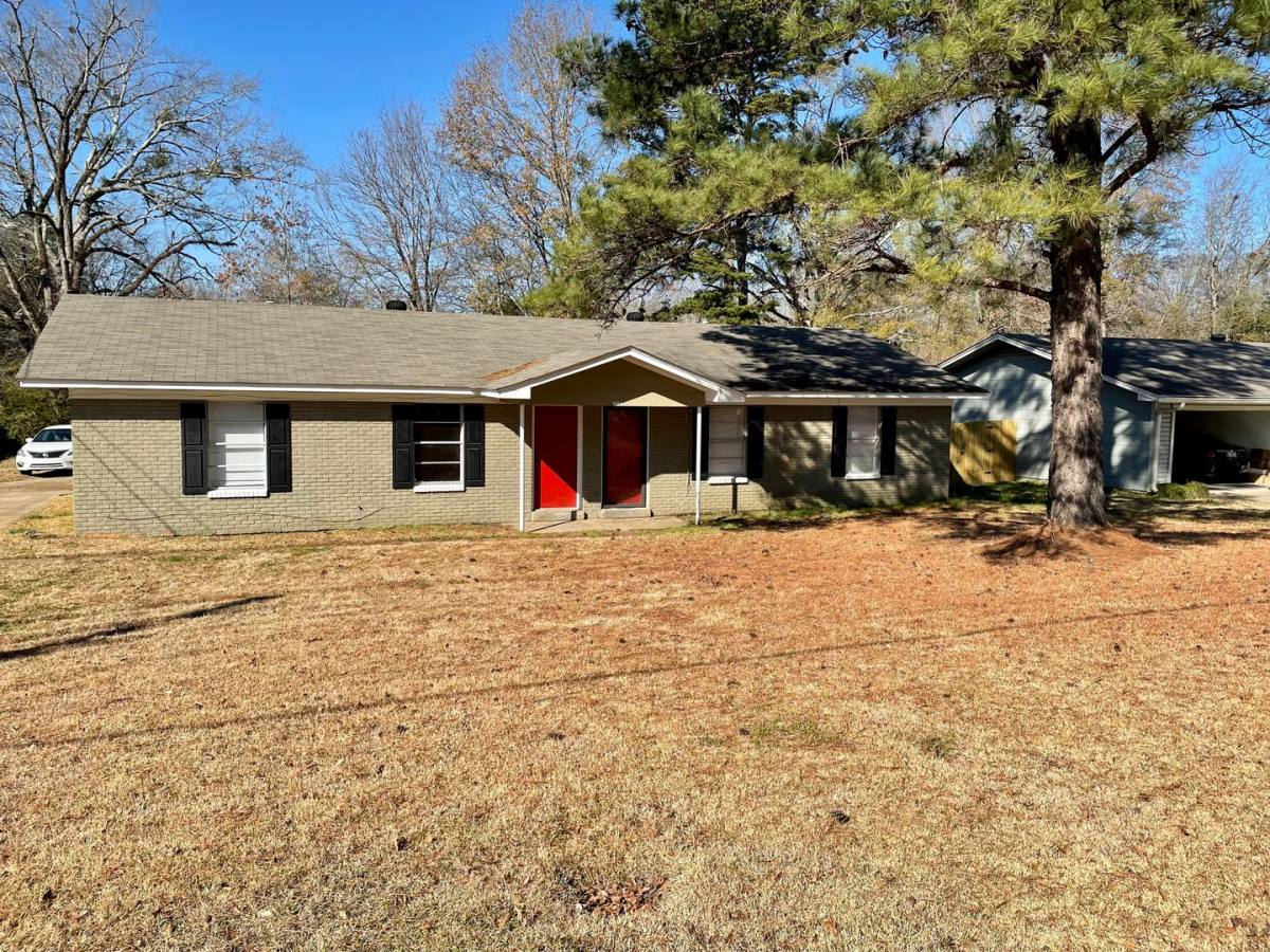 Apartment for rent at 801 N Monroe St, Clinton, MS 39056