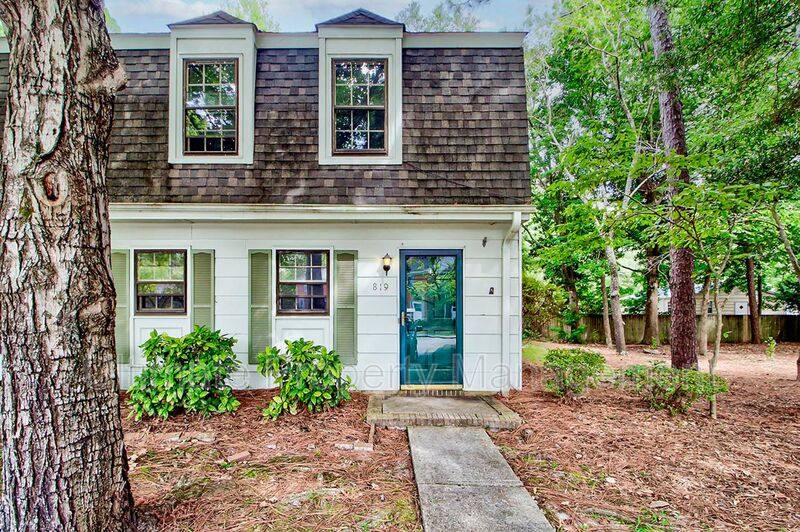 Townhouse for rent at 819 Seabury Court, Wilmington, NC 28403