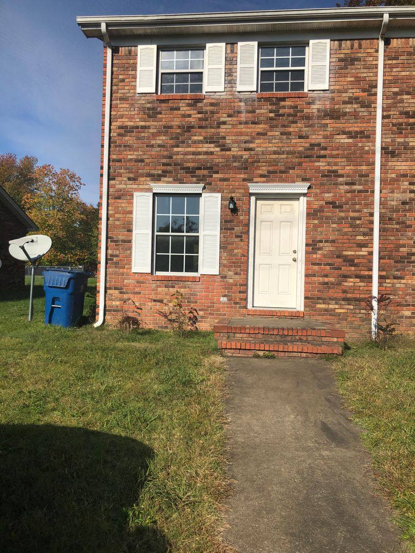 Apartment for rent at 820 Southwood Dr, Murray, KY 42071