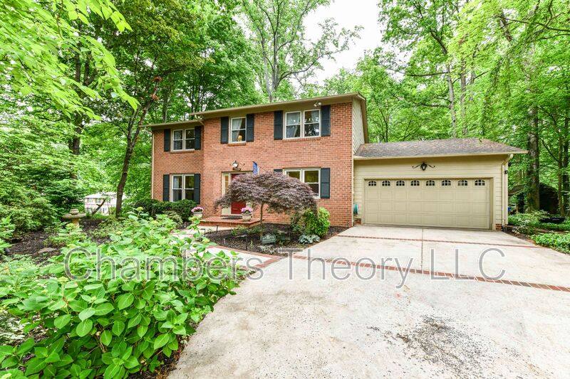 House for rent at 10428 Collingham Dr, Fairfax, VA 22032