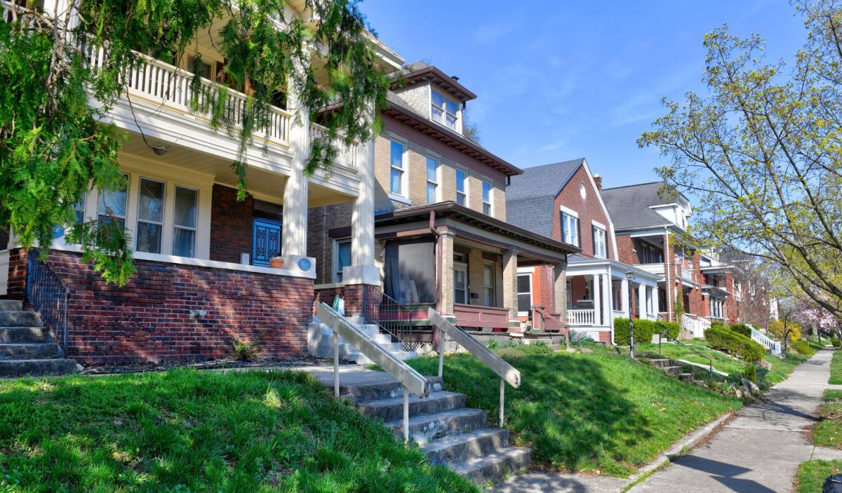 Townhouse for rent at 1712-1714 Bryden Rd, Columbus, OH 43205