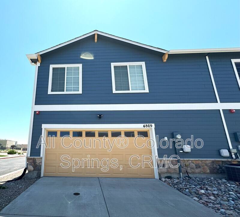 Townhouse for rent at 4869 Pearl Kite View, Colorado Springs, CO 80916