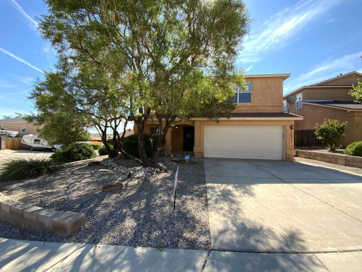 House for rent at 10916 Tanzanite Dr NW, Albuquerque, NM 87114