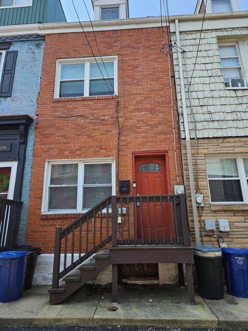 Townhouse for rent at 2332 Fox Way, Pittsburgh, PA 15203