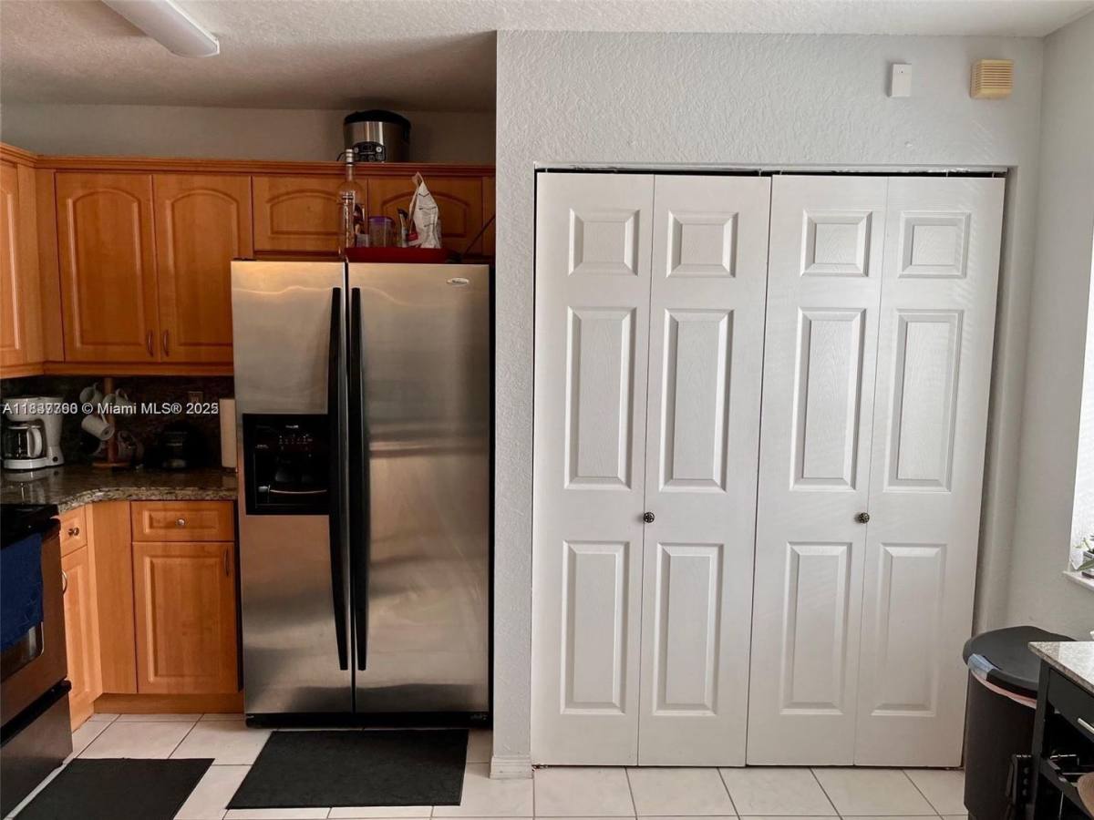 Townhouse for rent at 1105 SW 44th Way, Deerfield Beach, FL 33442
