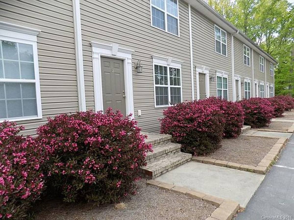 Townhouse for rent at 53 Meadow Glen #2, Fletcher, NC 28732