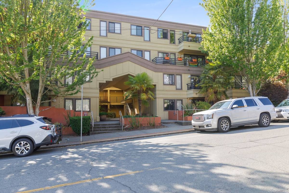 Condo for rent at 3401 Wallingford Ave N, Seattle, WA 98103