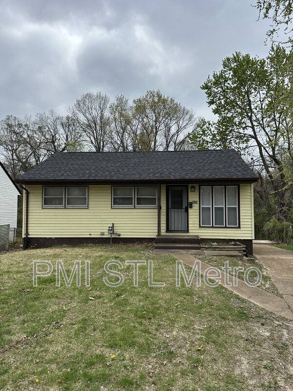 House for rent at 262 Estridge Rd, Saint Louis, MO 63137