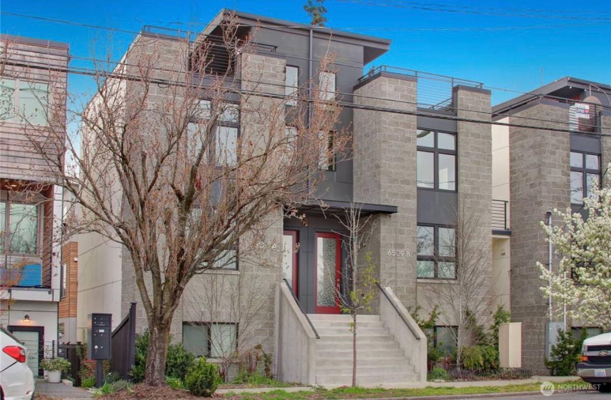 Townhouse for rent at 6509 Ellis Ave S, Seattle, WA 98108