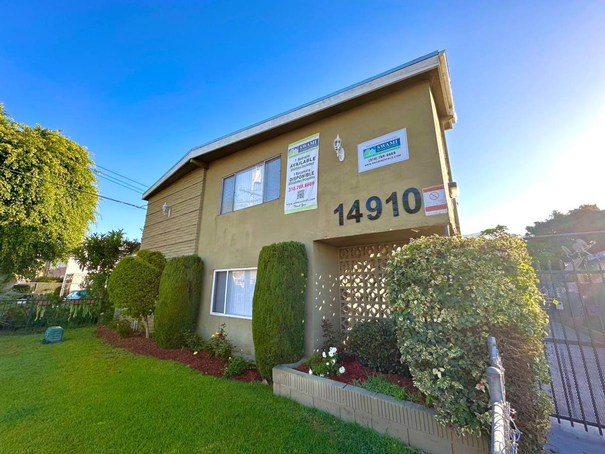 Apartment for rent at 14910 Chadron Ave, Gardena, CA 90249