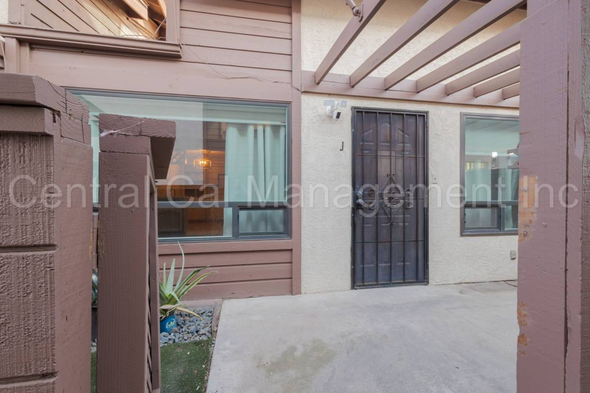 Condo for rent at 2316 Gosford Rd, Bakersfield, CA 93309