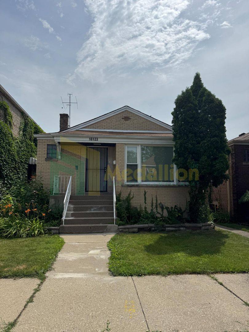 House for rent at 10123 S Eberhart Ave, Chicago, IL 60628