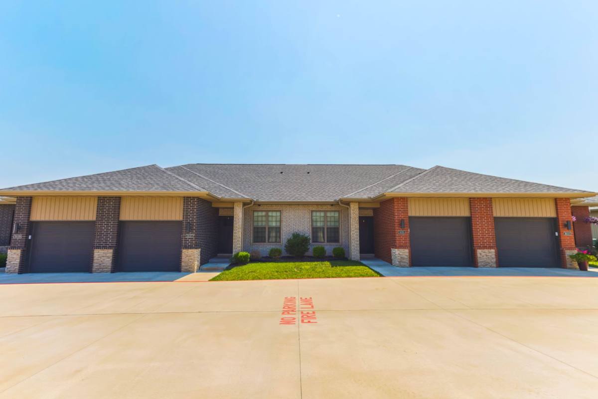 Townhouse for rent at 3037 W Cardinal St, Springfield, MO 65810