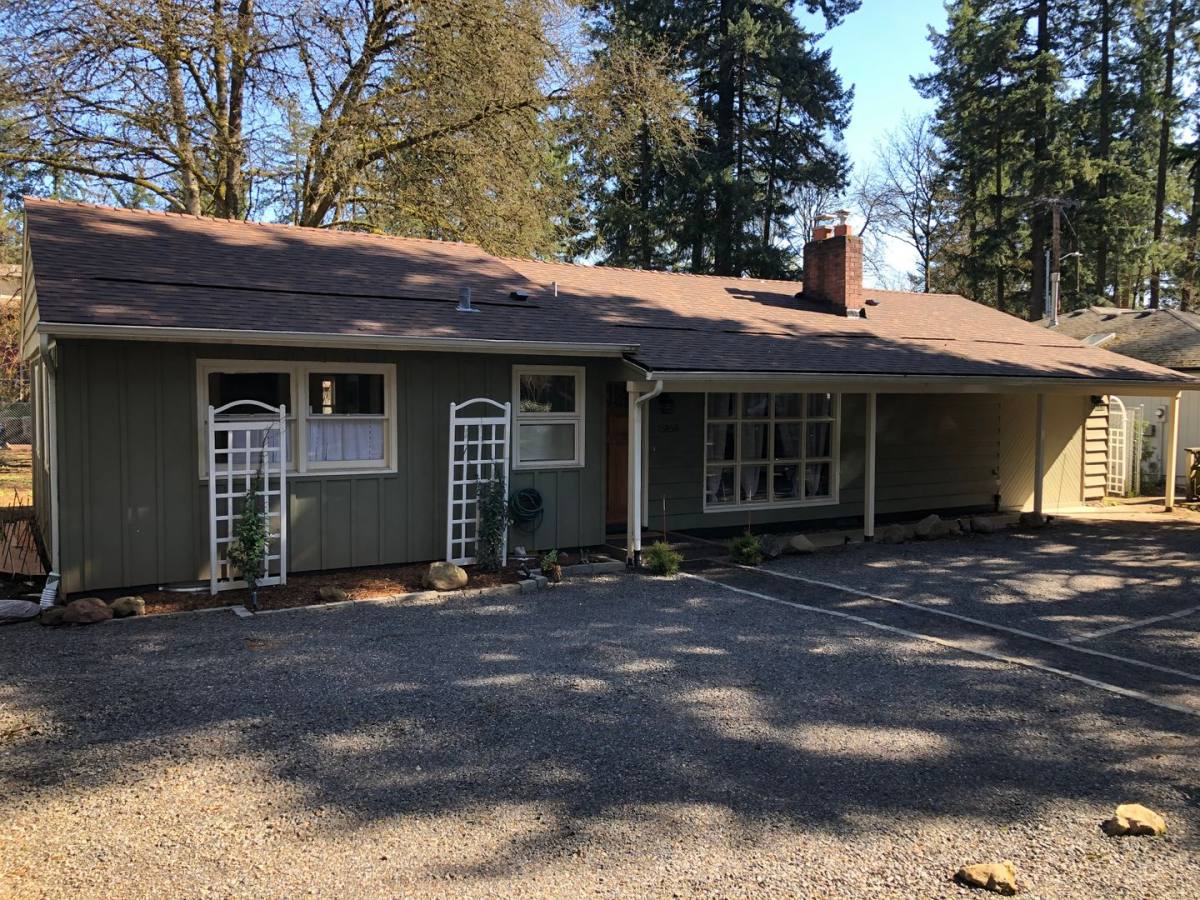 House for rent at 15850 Quarry Rd, Lake Oswego, OR 97034