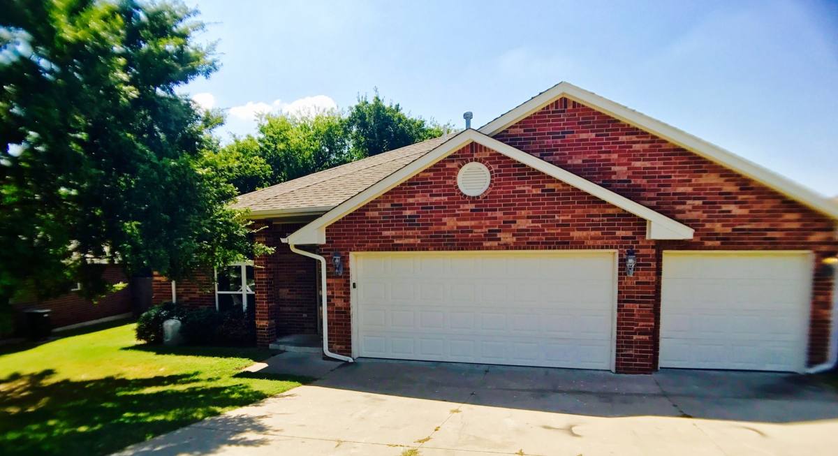 House for rent at 1332 Teakwood Dr, Norman, OK 73071