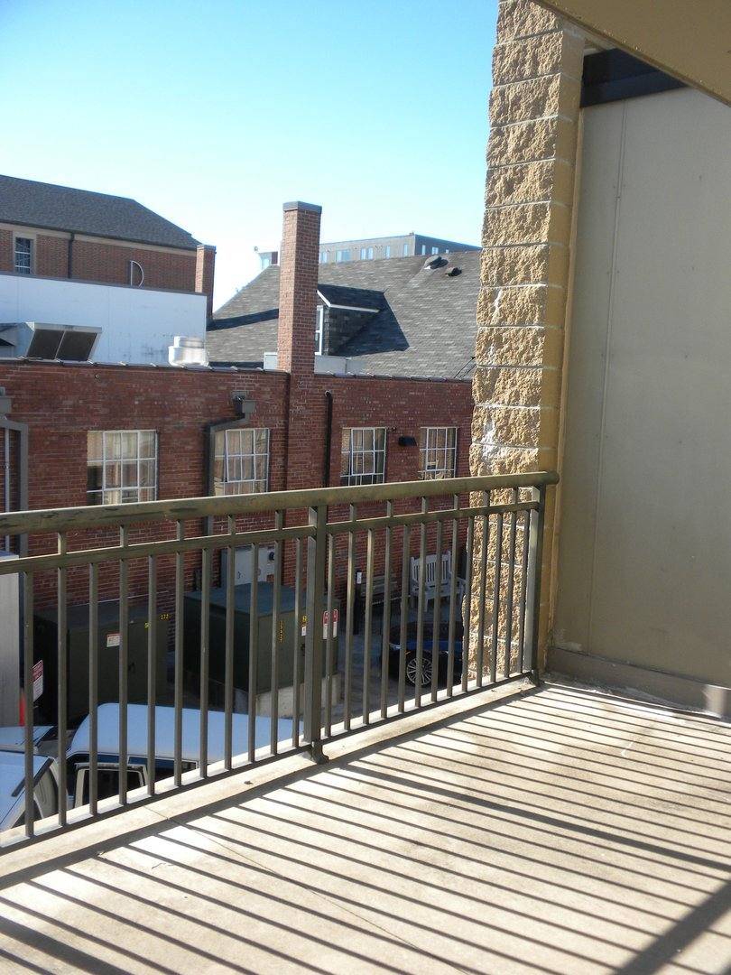 Apartment for rent at 1104 E Broadway, Columbia, MO 65201