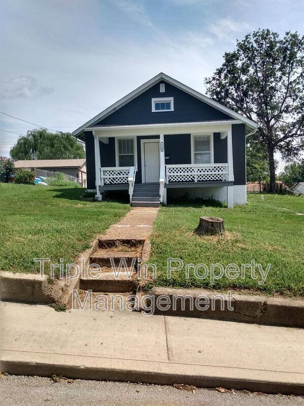 House for rent at 830 Warne St, Festus, MO 63028