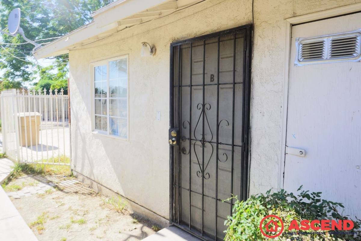 Apartment for rent at 116 Northrup St, Bakersfield, CA 93307