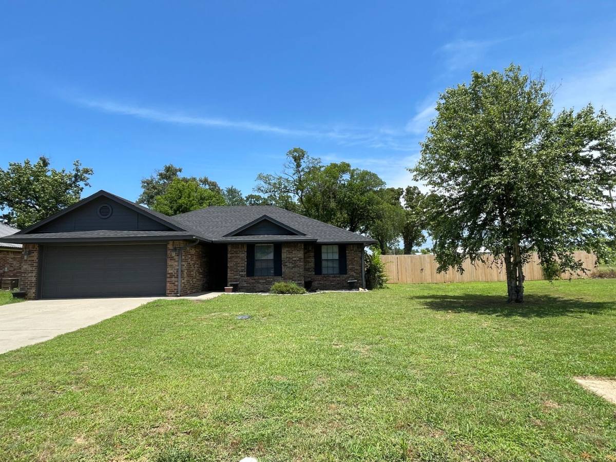 House for rent at 102 Northridge Dr, Durant, OK 74701