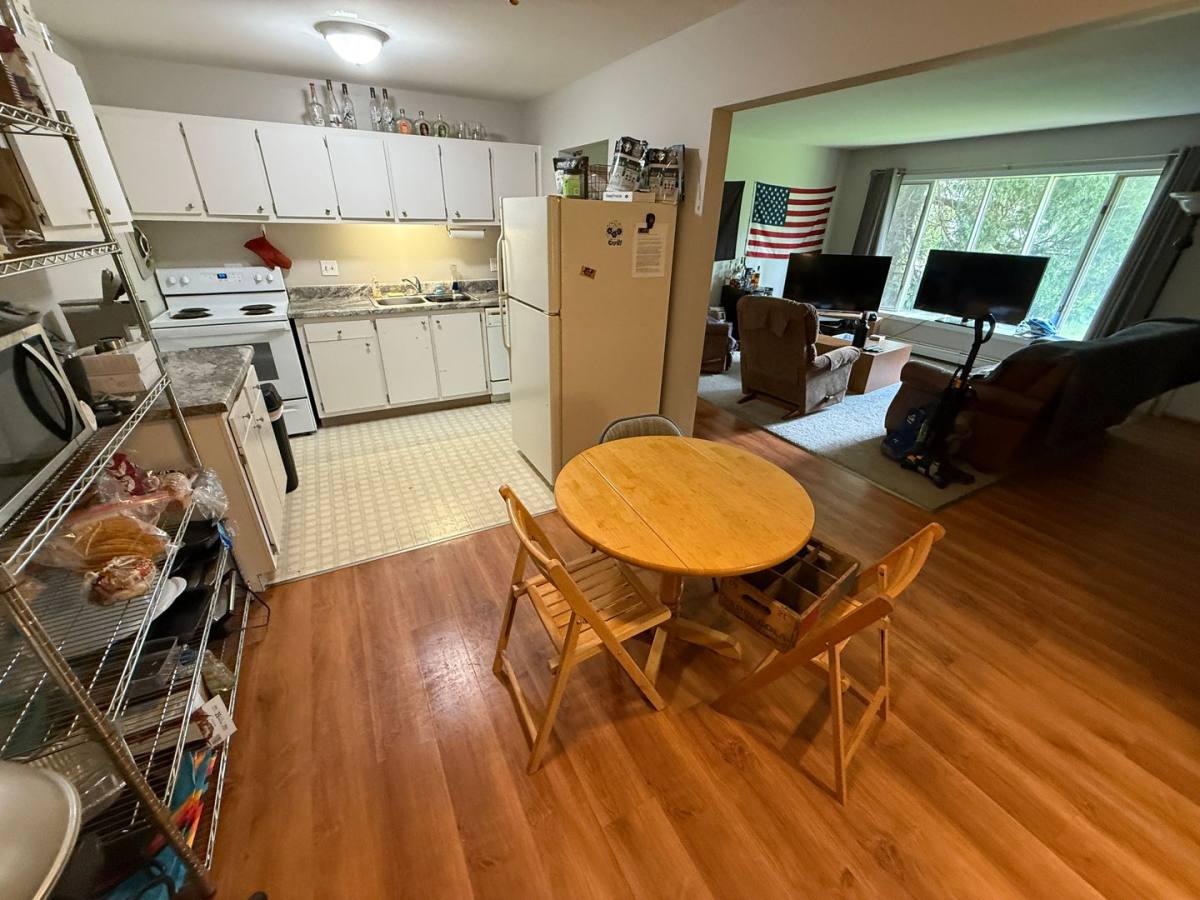 Apartment for rent at 240 Williamsburg Dr, Mequon, WI 53092