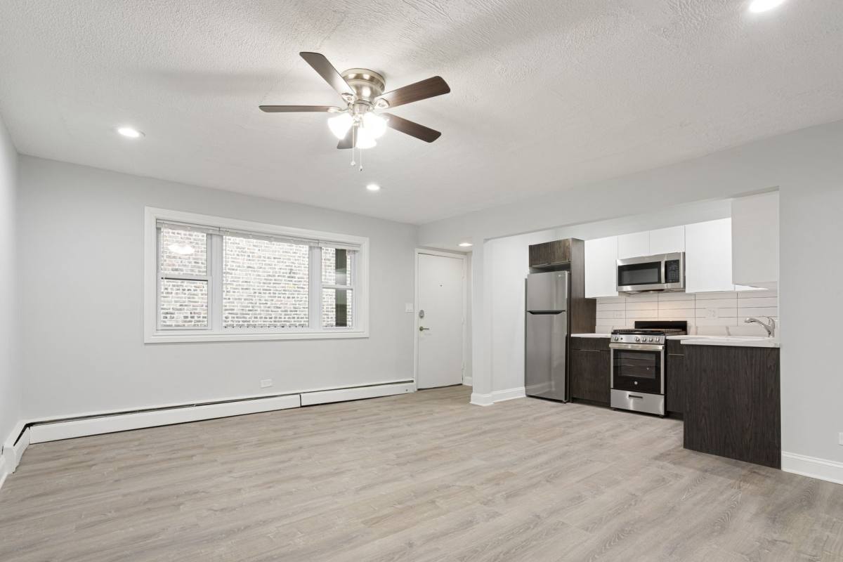 Apartment for rent at 7606 N Eastlake Terrace, Chicago, IL 60626