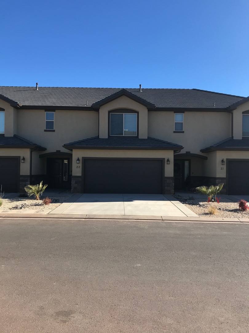 Townhouse for rent at 2520 Blackhawk Dr, Santa Clara, UT 84765