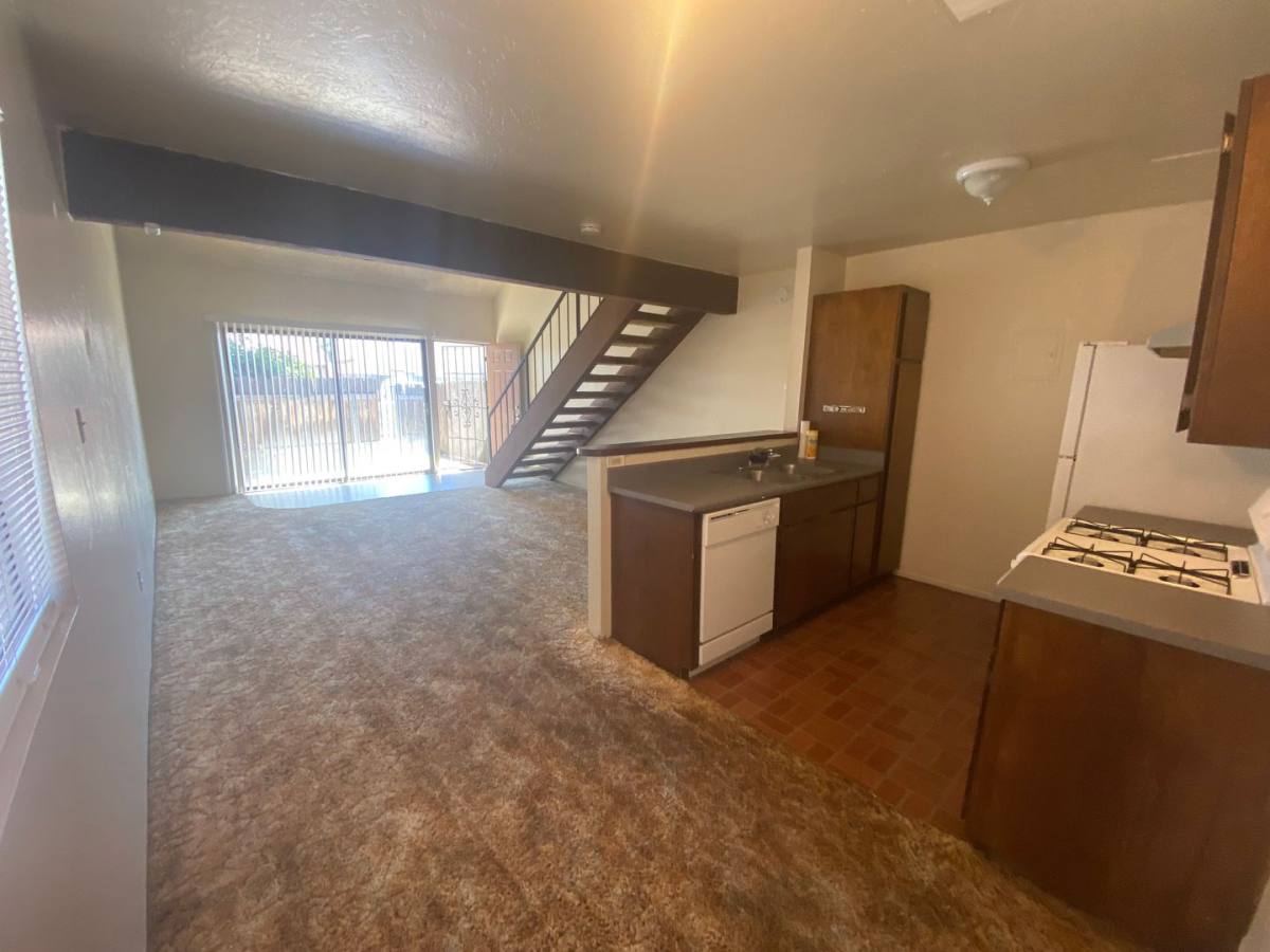 House for rent at 902 W Cameron St, Hanford, CA 93230