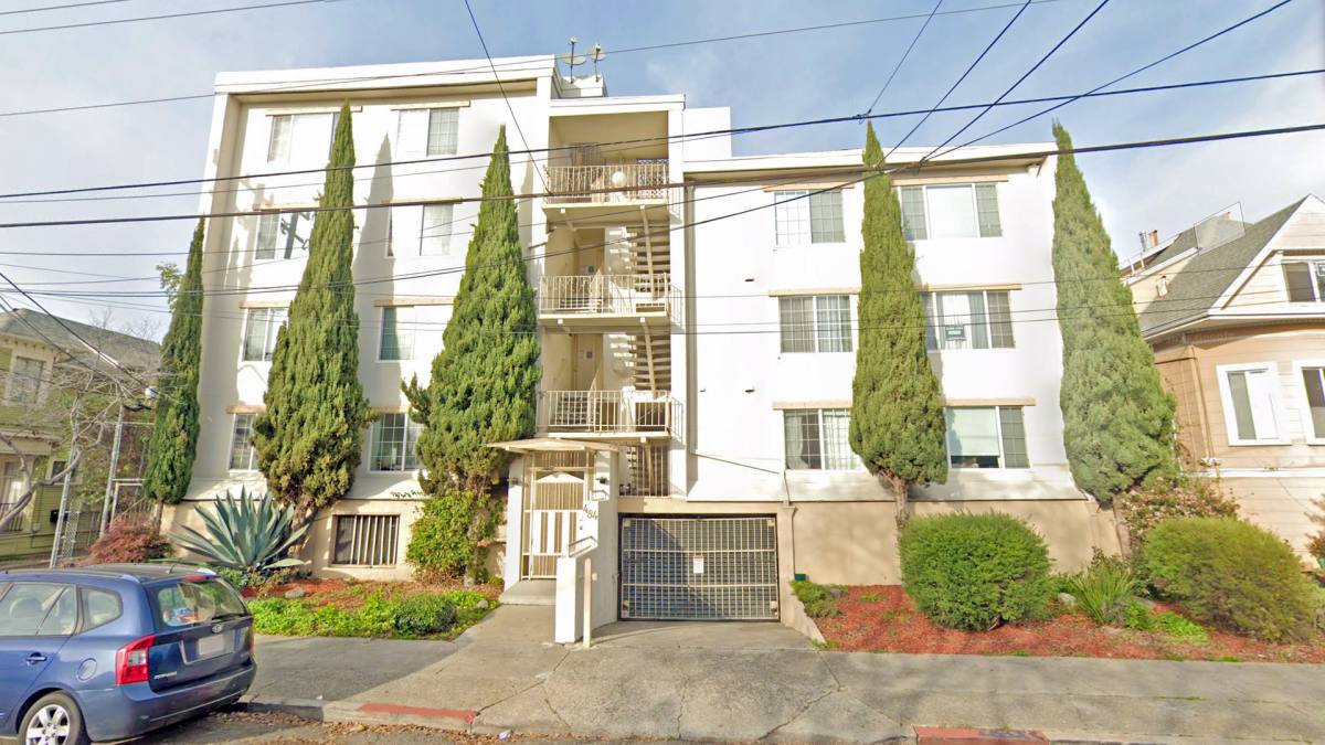 Apartment for rent at 484 37th St, Oakland, CA 94609