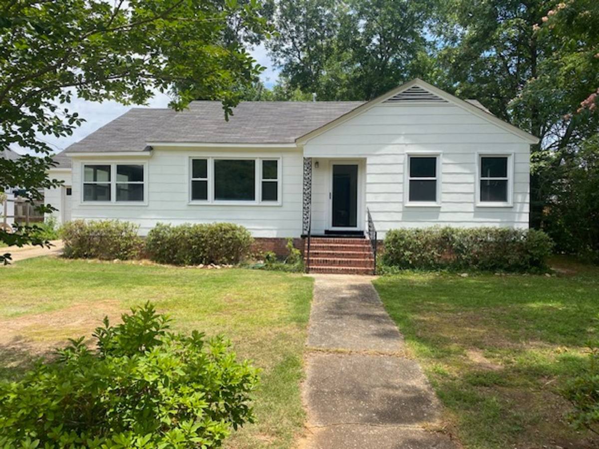 House for rent at 614 Ave B, West Point, GA 31833