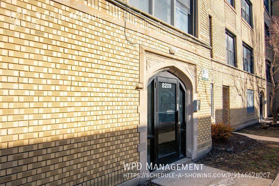 8211 S Ellis Ave, Chicago, IL 60619