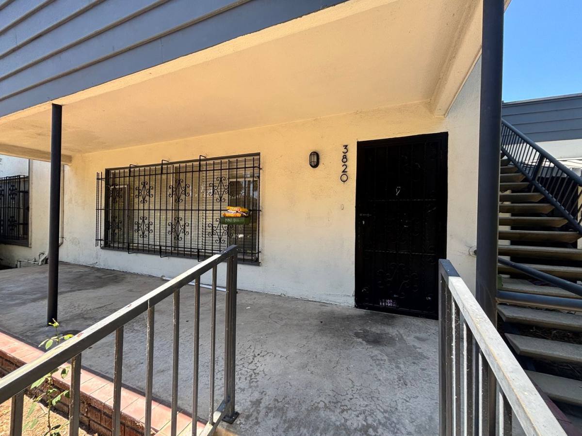 Apartment for rent at 3822 Lockland Dr, Los Angeles, CA 90008