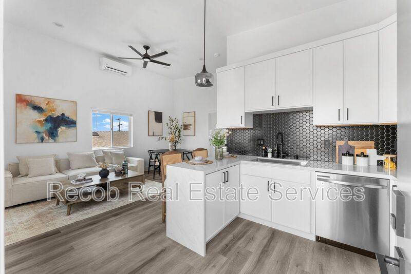 House for rent at 2722 Nye St #4, San Diego, CA 92111