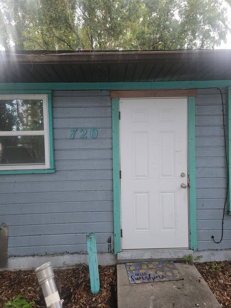 House for rent at 720 26th Ave E, Bradenton, FL 34203