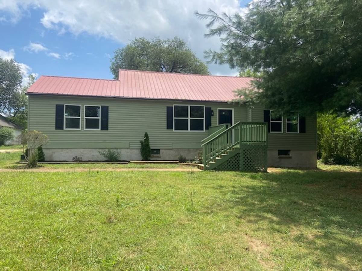 House for rent at 10104 Old Rutledge Pike, Mascot, TN 37806