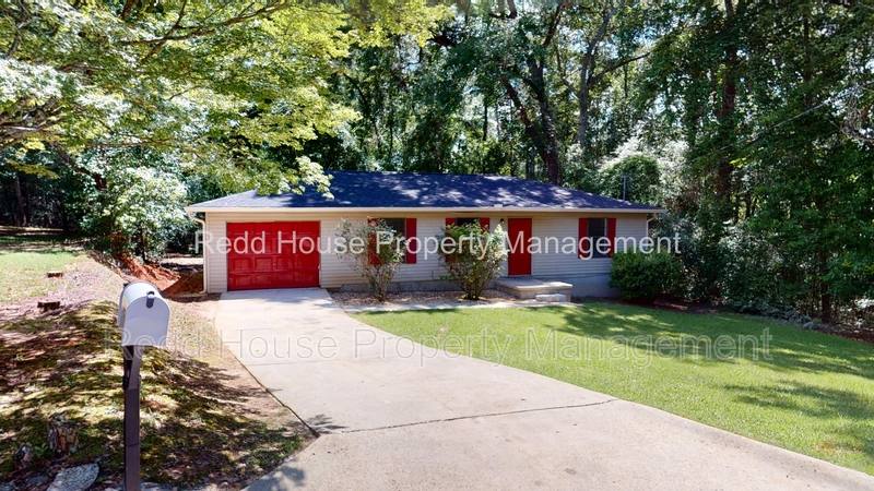 House for rent at 111 Oak Ridge Circle, Enterprise, AL 36330
