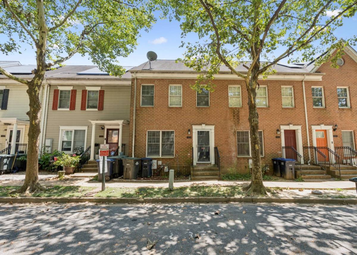 Townhouse for rent at 837 Hr Dr SE, Washington, DC 20032