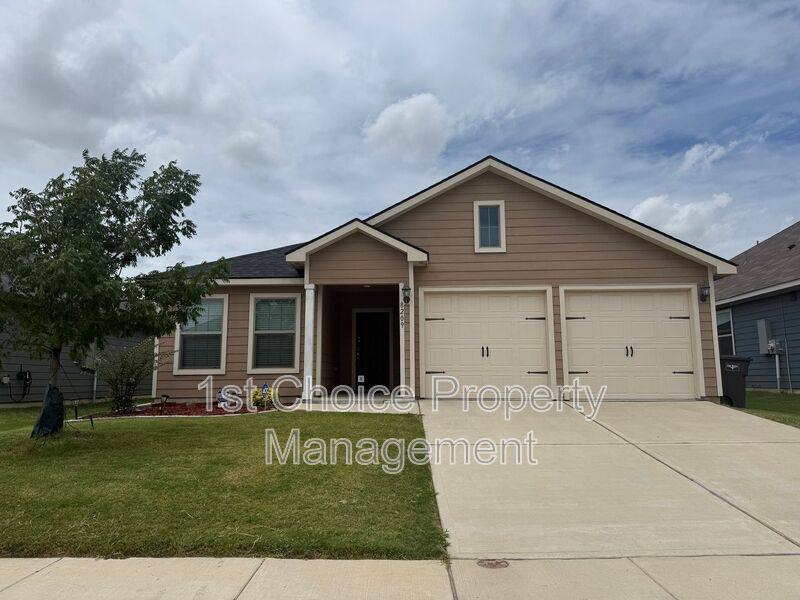 House for rent at 8209 Smokey Creek Pass, Fort Worth, TX 76179