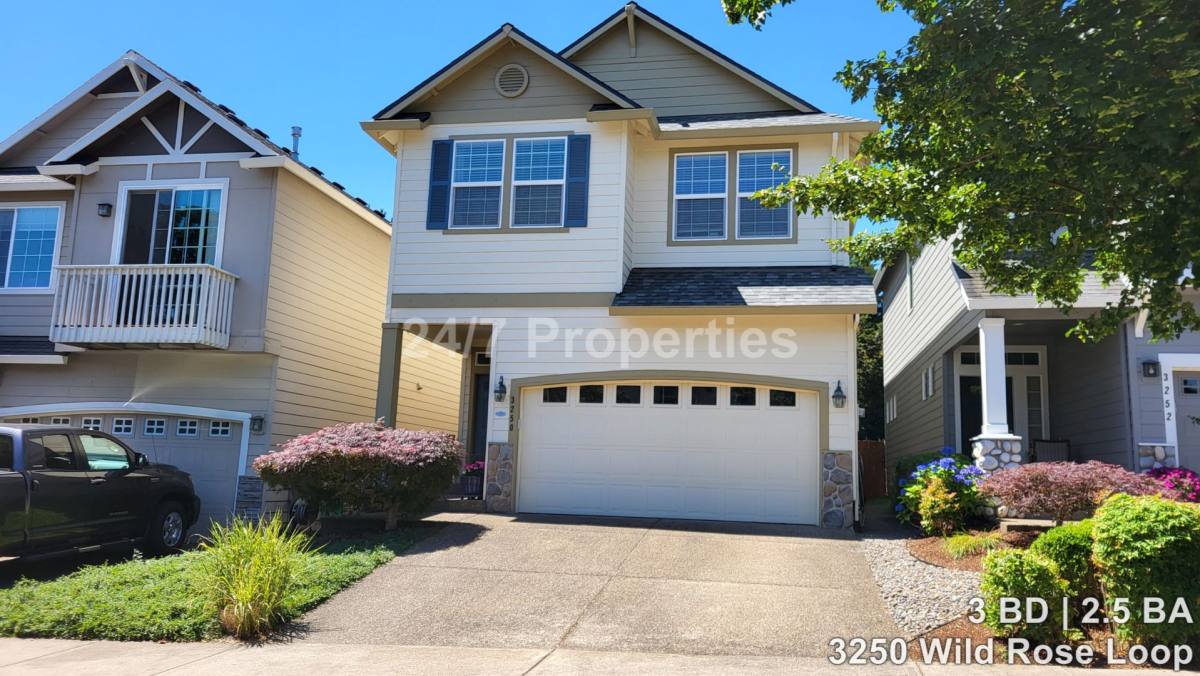 House for rent at 3250 Wild Rose Loop, West Linn, OR 97068