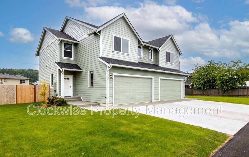 Townhouse for rent at 112 Tacoma Court NW, Orting, WA 98360