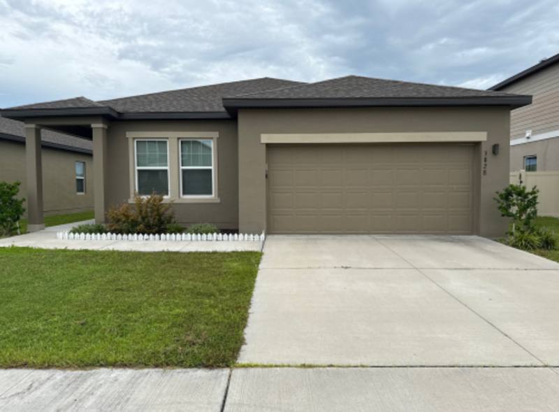 House for rent at 3828 Spruce Creek Dr, Lakeland, FL 33811