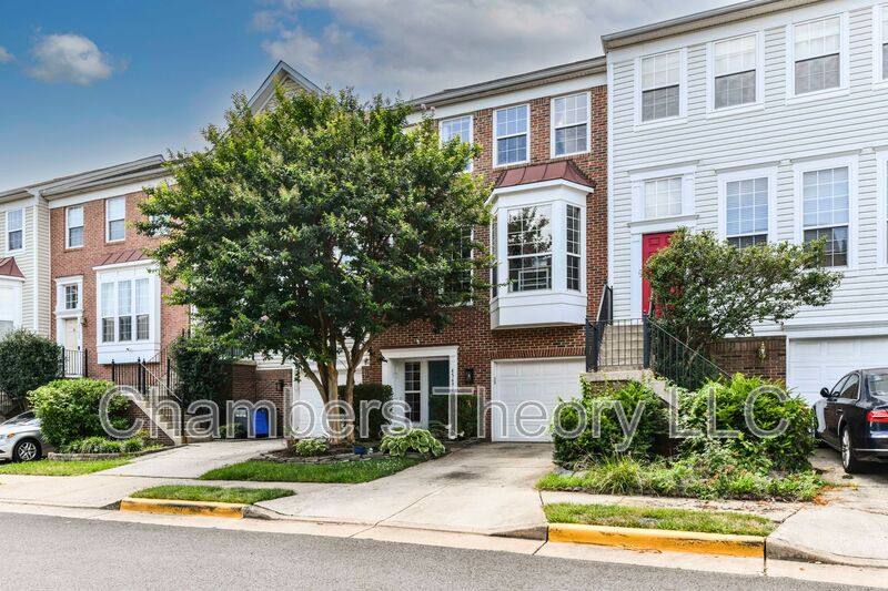 Townhouse for rent at 45692 Waterloo Station Square, Sterling, VA 20166