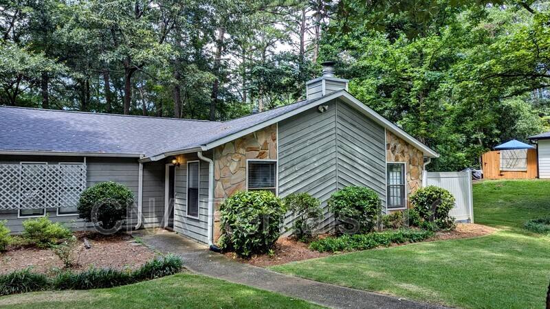 Townhouse for rent at 1050 Mathews Court #B, Smyrna, GA 30080