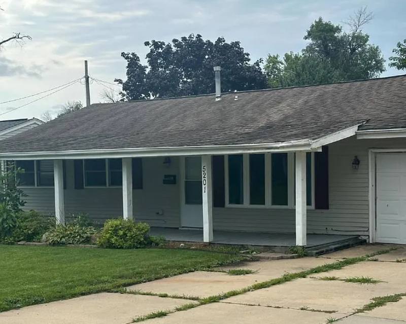 House for rent at 5201 Harbet Ave NW, Cedar Rapids, IA 52405