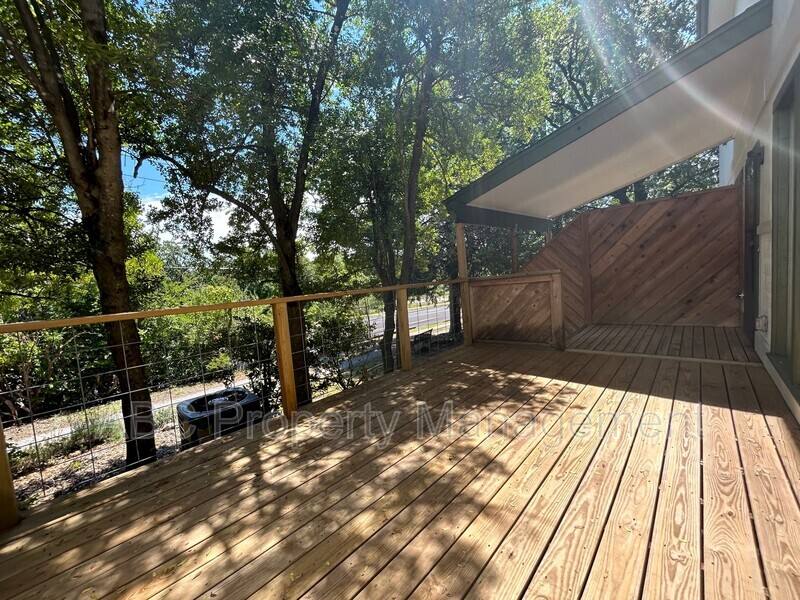 Apartment for rent at 2217 N Crossover Rd, Fayetteville, AR 72703