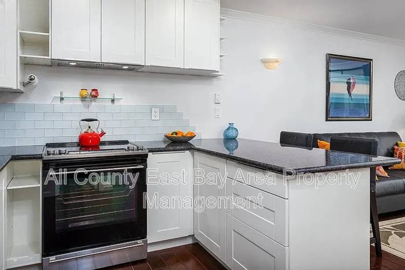Apartment for rent at 5 Admiral Dr #F 308, Emeryville, CA 94608