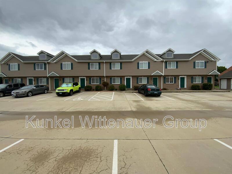 Townhouse for rent at 704 F Fountain View, Mascoutah, IL 62258